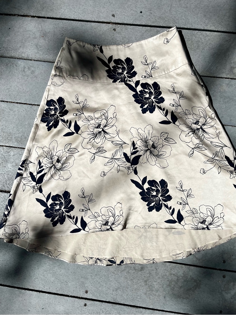 Vintage Banana Republic Pure Silk Cream A-Line Skirt with Navy Floral Print